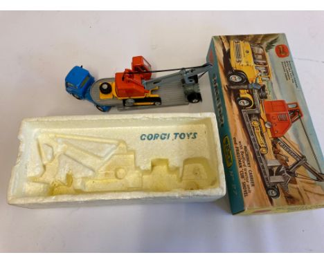 Corgi Gift Set No 27 Machinery Carrier and Priestman Shovel, box F-G, model G-E