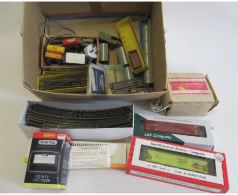 Unboxed rolling stock by Hornby, Dublo and Hornby trains including track and points, scale speed controller and digital point