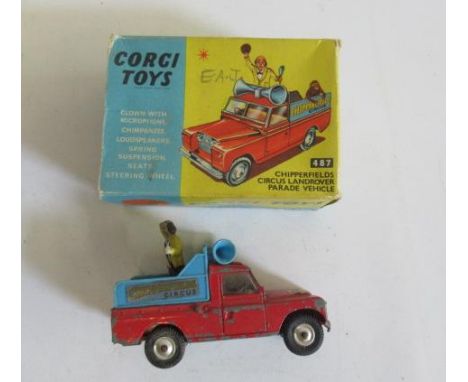 Corgi 487 Circus Land Rover (missing chimp), box F, model P