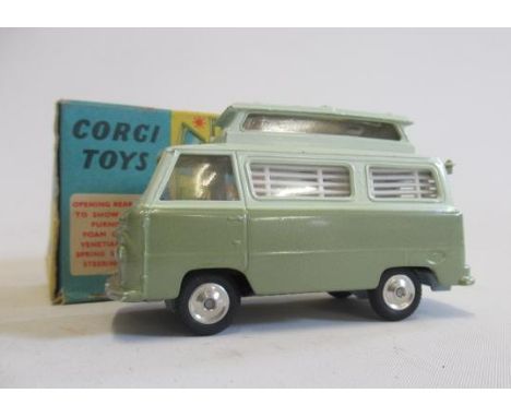 Corgi 420 Airborne caravan in two tone green, box AF, model E