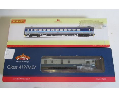 Bachmann Class 419 in B.R. blue (possibly DCC fitted) and Hornby Class 153 in Regional Railways livery, boxed E