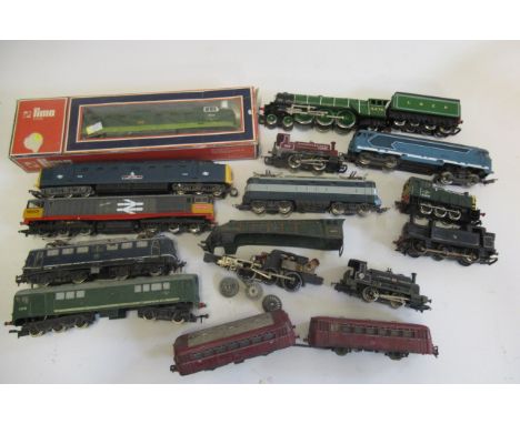 Unboxed HO and OO gauge locomotives including Hornby Class 58, Lima Deltic and A2 Royal Lancer, some items damaged or poor pa