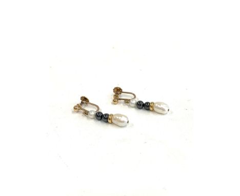 9ct gold pearl drop earrings 