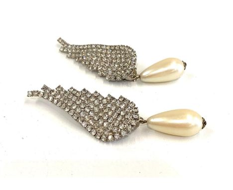 Butler and wilson pearl drop earrings 