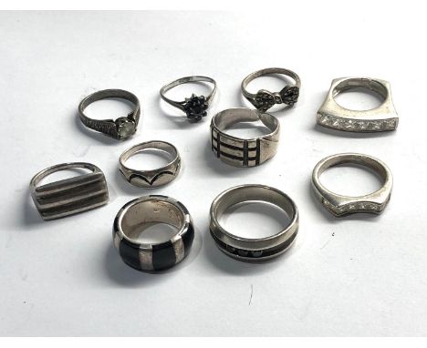 Selection of 10 vintage silver rings 