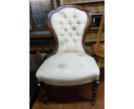 A late Victorian walnut part show frame spoon back drawing room chair with button back floral pattern tapestry upholstery, se