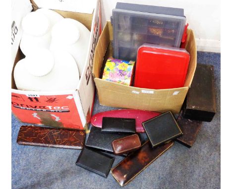 Various jewellery mannequin display stands, empty jewellery boxes and a quantity of jewellery making accessories