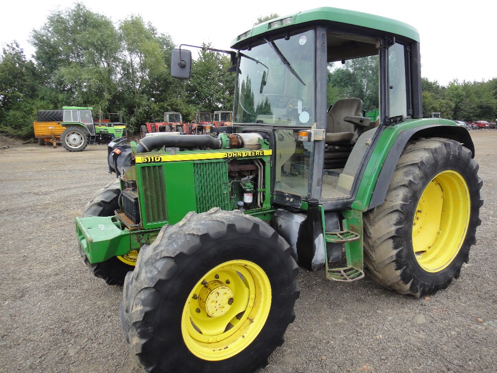 JOHN DEERE 6110 PREMIUM TRACTOR ACCIDENT DAMAGED. V5 will be supplied