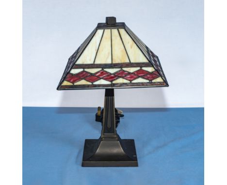 Small Tiffany style table lamp 37cm