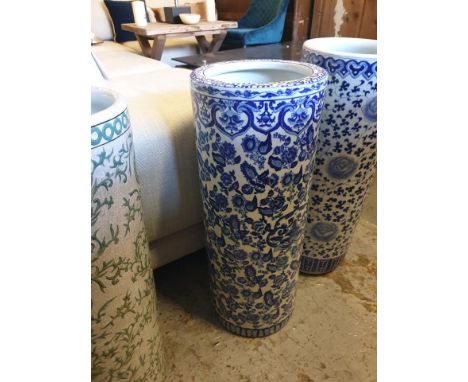 Umbrella Stand A beautifully patterned ceramic umbrella stand inspired by hand-painted Chinese wallpaper 23 x 61cm