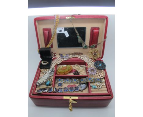 Vintage and Later Costume Jewellery, including diamanté, bracelets, brooches, imitation pearls etc, contained in a jewellery 
