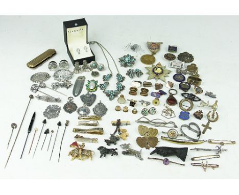 An collection of silver and jewellery to include a quantity of cufflinks and buttons to include 9ct gold examples, enamelled 