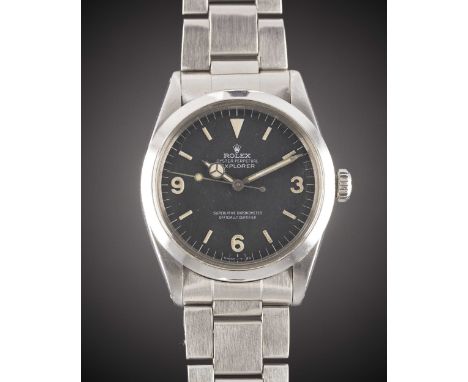 A GENTLEMAN'S STAINLESS STEEL ROLEX OYSTER PERPETUAL EXPLORER BRACELET WATCHCIRCA 1967, REF. 1016 WITH "FROG FOOT" MATT DIALM
