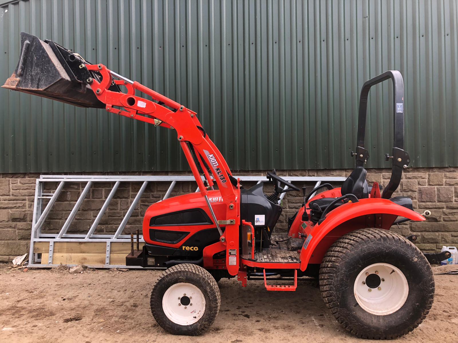 DS KIOTI CK27 HST COMPACT TRACTOR WITH KIOTI KL130 FRONT LOADING