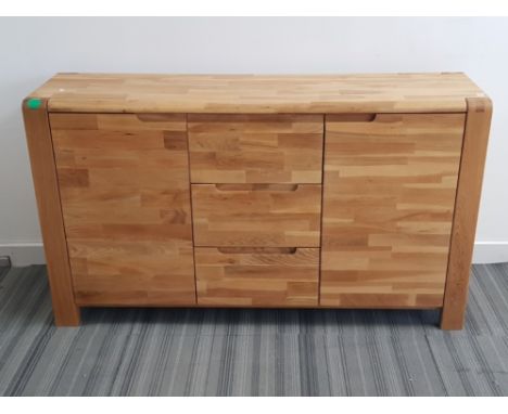 Light oak sideboard fitted with 3 drawers and shoulder cupboards 140x89cm