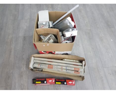 2 boxes of miscellaneous light bulbs and fittings