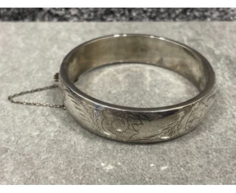 Ladies Silver hinged Bangle with engraved pattern and safety chain 25.8g