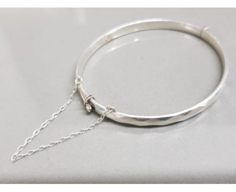 Silver bangle, 16.6g
