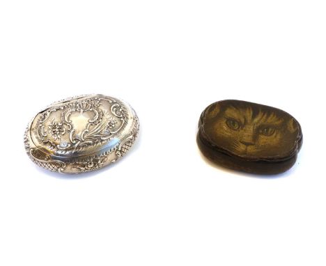 A Victorian silver snuff box, by WHW, London, 1893, 8.5cm wide, 2.1 ozt, and a lacquered example, decorated with a cat, 7.5cm