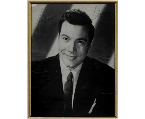LANZA MARIO: (1921-1959) American Tenor & Actor. Vintage signed 7 x 9 programme photograph of Lanza in a head and shoulders p