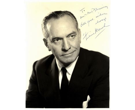 ACADEMY AWARD WINNERS: Selection of signed 8 x 10 photographs and a few slightly smaller (some vintage) by various Oscar winn