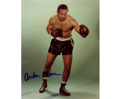 BOXING: Small selection of signed 8 x 10 photographs by various boxers comprising Archie Moore (World Light Heavyweight Champ