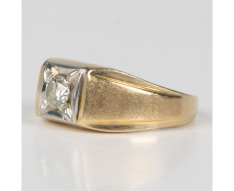 This ring has a yellow gold band and features a 4.5mm diamond set in white gold. Marked 10KP inside the band. Size 8.25, 6g t