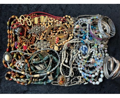 Collection of Vintage Costume Jewellery, comprising beads, earrings,  necklaces, brooches, bracelets, beads, etc.