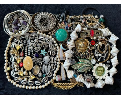 Collection of Vintage Costume Jewellery, comprising beads, earrings,  necklaces, brooches, bracelets, beads, etc.