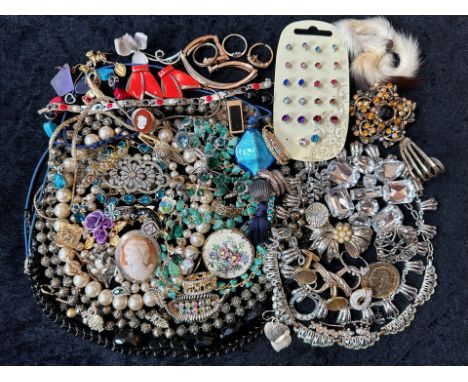 Collection of Vintage Costume Jewellery, comprising beads, earrings,  necklaces, brooches, bracelets, beads, etc.