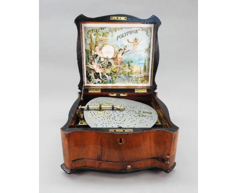 Historisches Polyphon Holz. Passiges Polyphon, Deckel mit dezenten Einlegearbeiten versehen. 1 Platte, Spielwerk mit „14686“ 