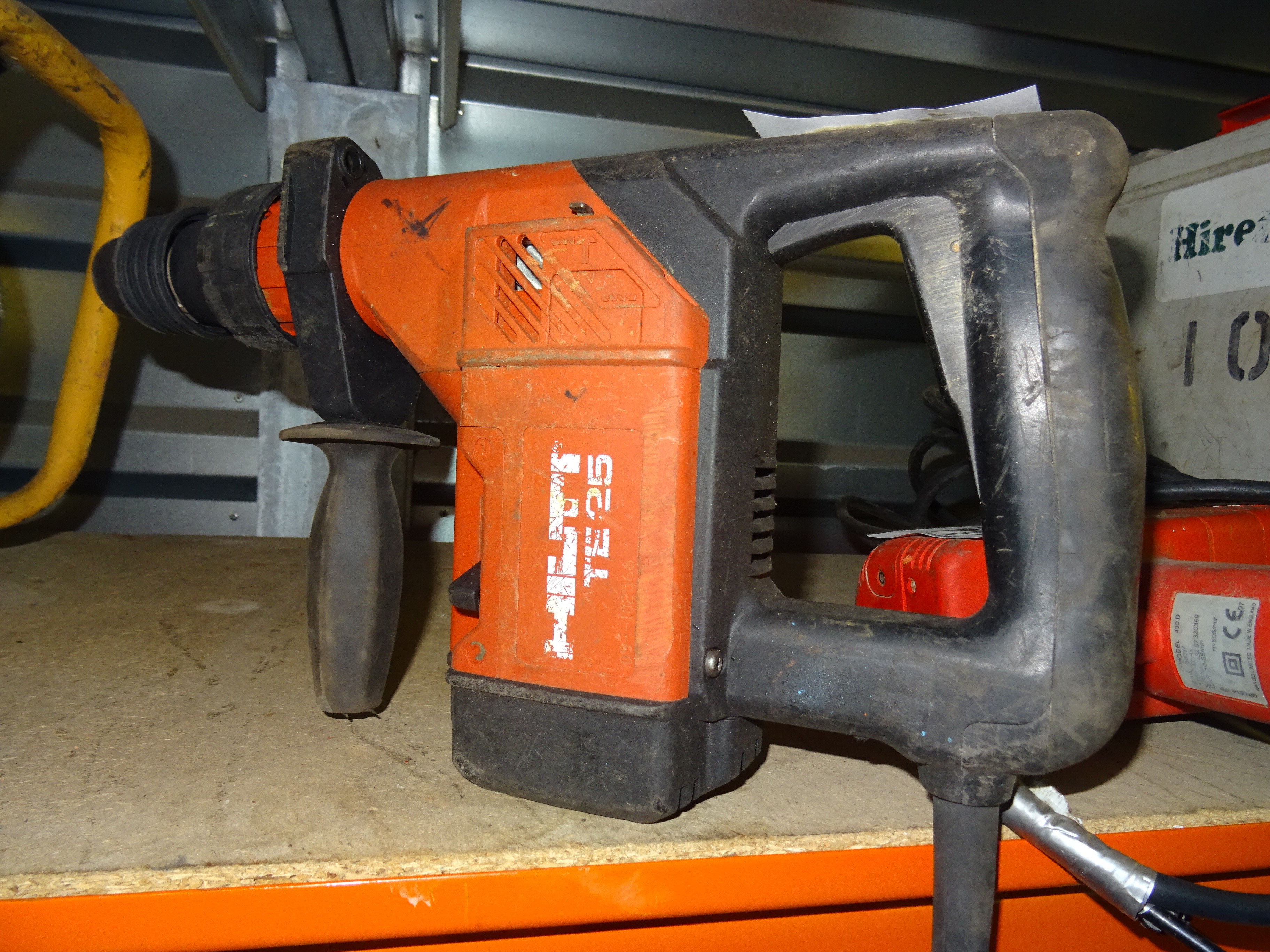 Hilti TE25 110v rotary hammer drill