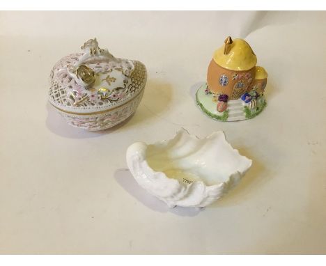 A Herend Hungarian porcelain trinket dish, pierced cover with rose handle, Coalport shell shaped dish and ltd ed Coalport Eas