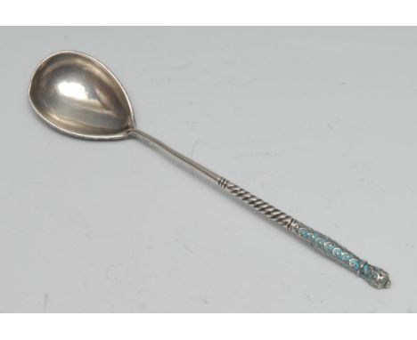 A Russian silver and cloisonne enamel spoon, 14cm long, late 19th century 