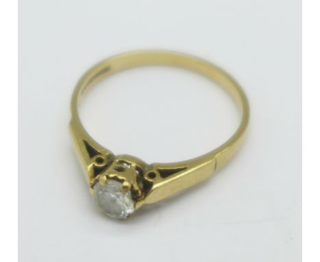 A 9ct gold solitaire ring, 1.8g, O