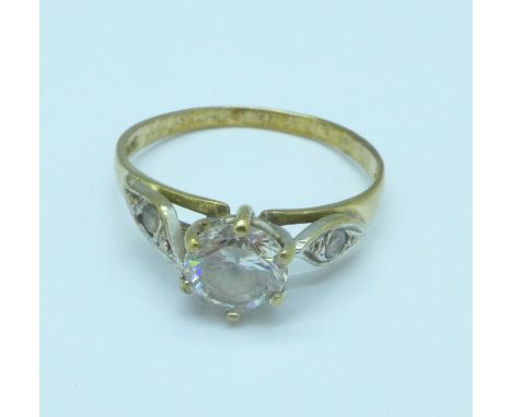 A 9ct gold and white stone ring, 1.8g, N