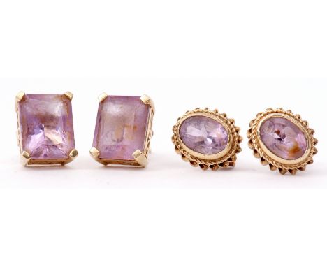 Mixed Lot: pair of 9K stamped amethyst earrings of rectangular shape together with an oval shaped pair in yellow metal rope t