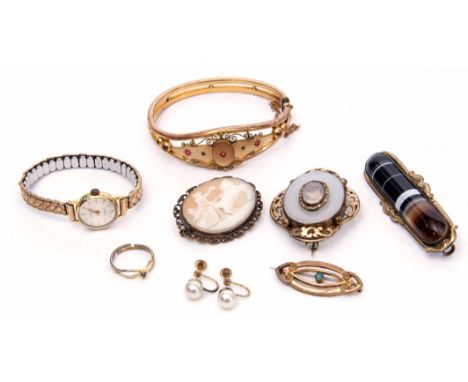 Mixed Lot: Victorian brooch circa 1860 having a large milky chalcedony stone applied with hair locket centre, an antique hing