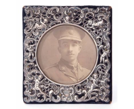 Edward VII silver mounted easel backed photograph frame of rectangular form, the screw applied mount with lattice work, c-scr