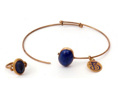 Mixed Lot: Egyptian revival yellow metal ring, the oval centre a lapis lazuli carved scarab beetle, size L, stamped 12K, toge