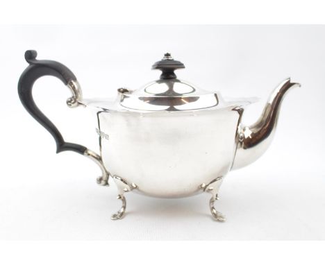 Silver Batchelors Teapot supported on pad feet by Barker Brothers (Herbert Edward Barker &amp; Frank Ernest Barker), Chester 