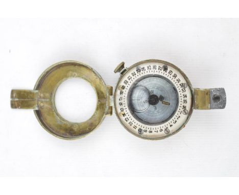 T G Company 1940s Marching Compass in brass case, 6cm in Diameter 