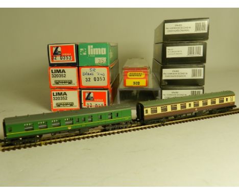 Twelve boxed N Gauge Coaches by Graham Farish to include six Lima Southern Region (32 - 052 and 053) four Graham Farish in G 