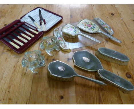 A Dressing table set and two glass frogs and a boxed set of cutlery