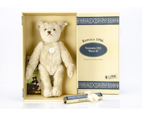 A Steiff limited edition Replica 1996  Teddy Bear 1921 white, 778 of 4000, in original box with certificate and outer box