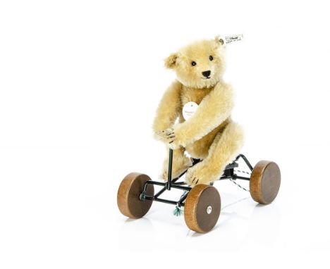 A Steiff limited edition Museum Collection Record Teddy,  583 of 4000, 1990 (no box or certificate)