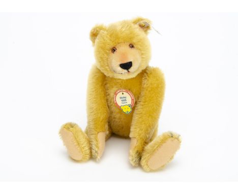 A Steiff limited edition Replica Teddy Bear Dicky 1935,  387 of 4000, in original box with certificate and outer box, 2000