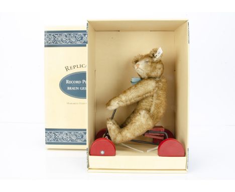 A Steiff limited edition 1996 Replica Record Petsy 1928,  700 of 4000, in original box with certificate and outer box