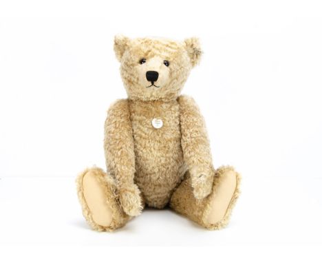 A large Steiff limited edition 1995 Replica Teddy Bear 1909,  2268 of 5000, in original box with certificate