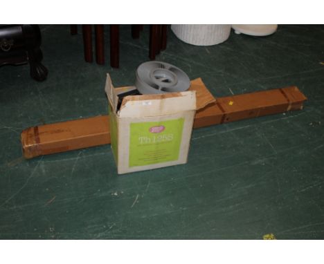 A boxes projector screen and projector 
